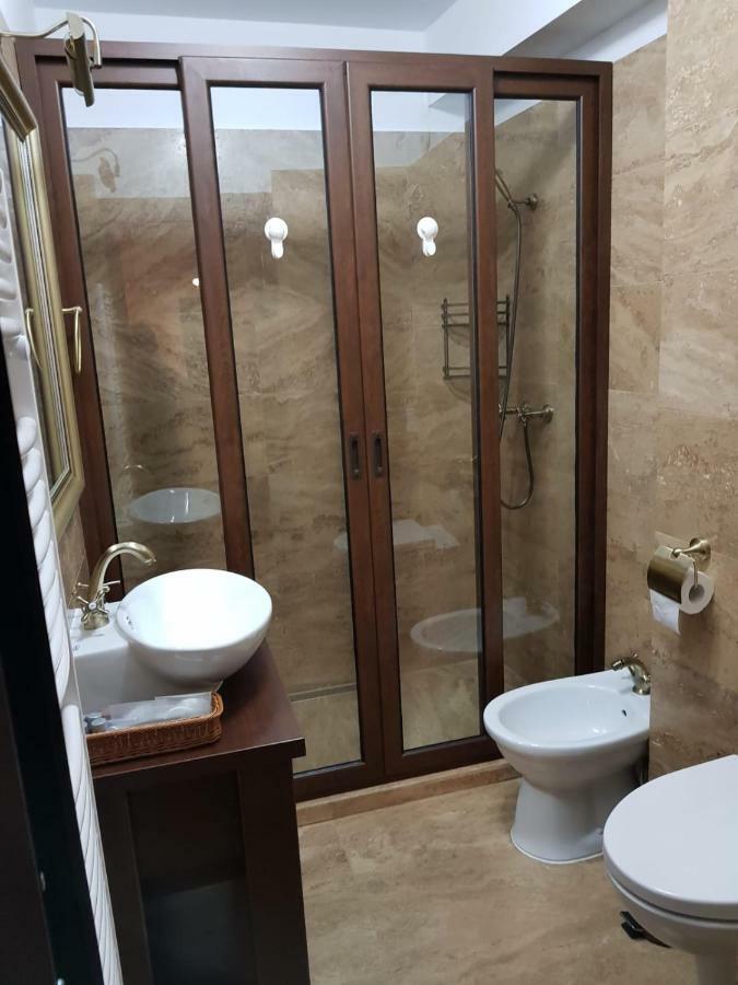 Apartament 2 Camere Ultracentral Râmnicu Vâlcea Eksteriør billede